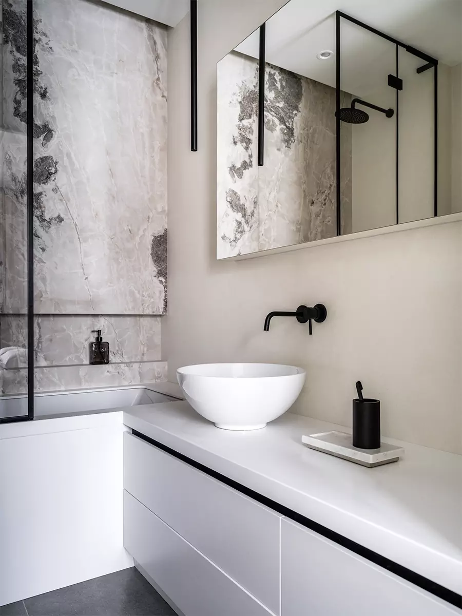 Динамичные решения в спокойном интерьере квартиры для молодого человека — проект студии ANDdesign