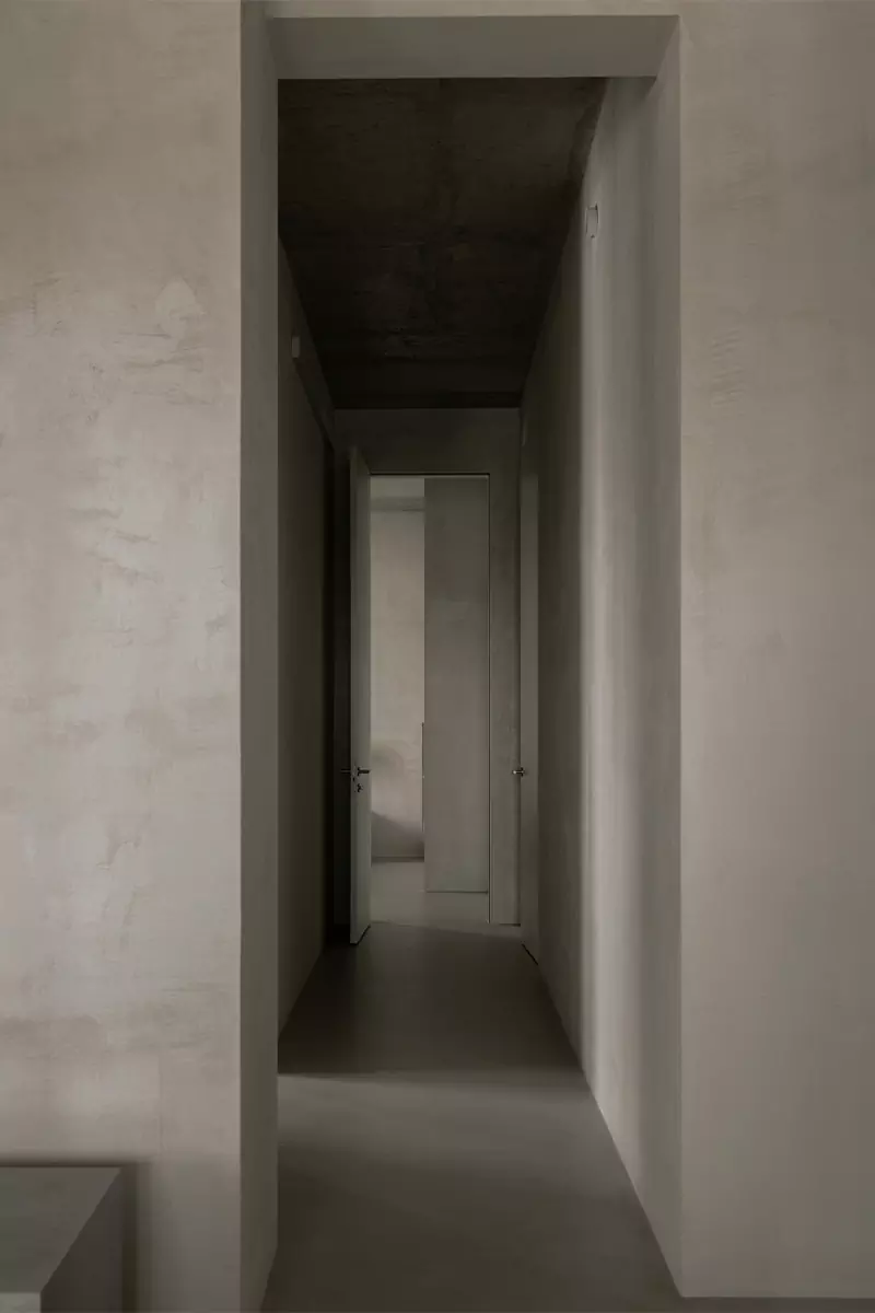 Искусство минимализма и очарование эстетики ваби-саби в минской квартире — проект Влада Кудина