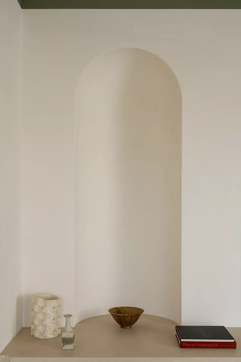 Чарующий микс природных оттенков в интерьере парижской квартиры – проект студии AFTER BACH