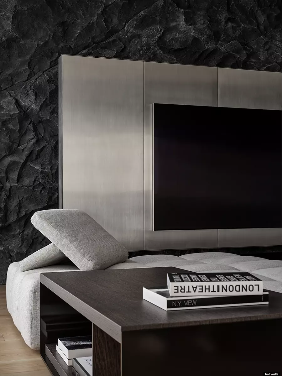 Современный микс арта и функциональности в интерьере большой квартиры — проект студии Hot Walls