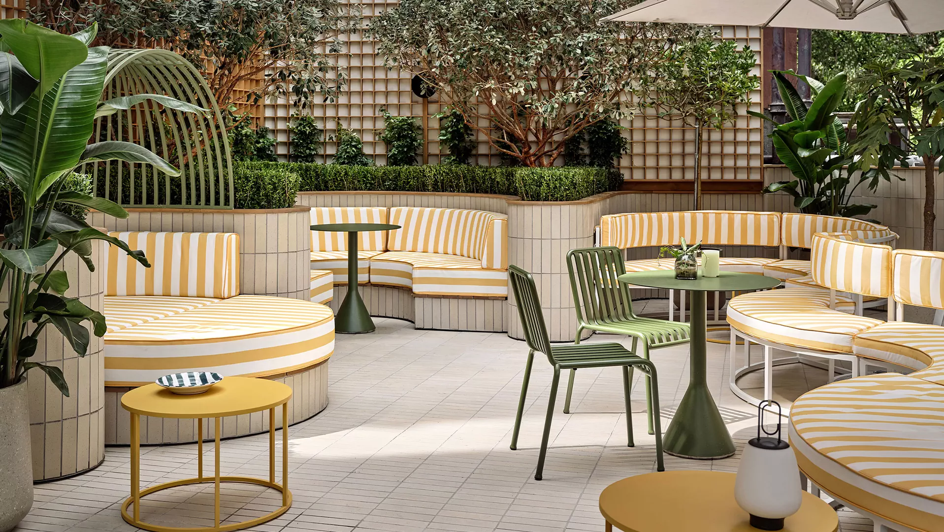 Демократичные материалы в интерьере молодежного гостевого дома в Гонконге — проект студии Linehouse Design