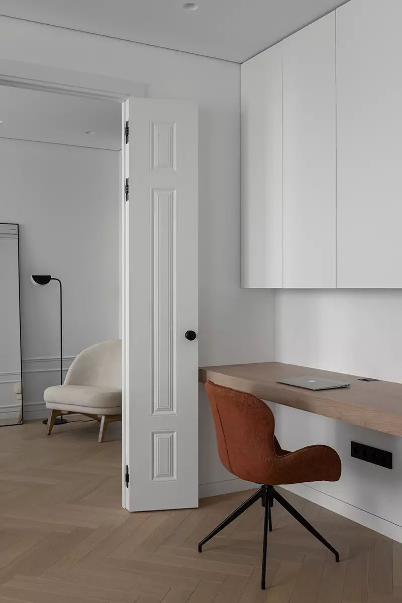 Сбалансированный микс классики и минимализма в интерьере небольшой квартиры — проект Бюро 48