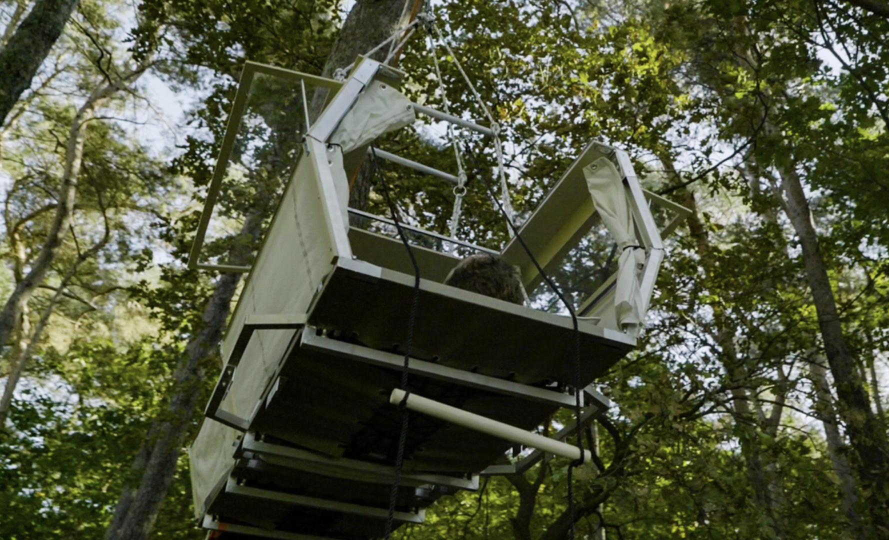 Немецкий дизайнер разработал переносной домик на дереве