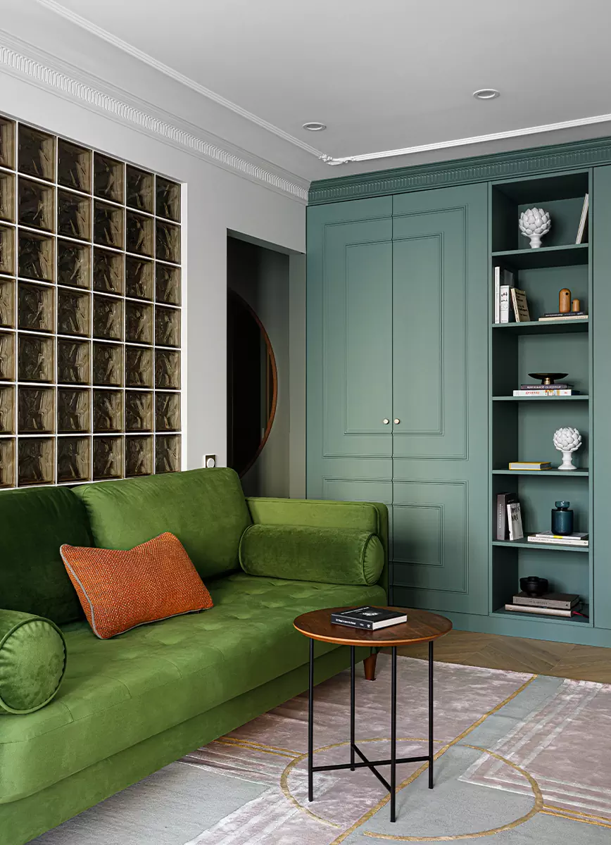 Яркие краски в элегантном интерьере квартиры для взрослой женщины — проект студии GuDesign