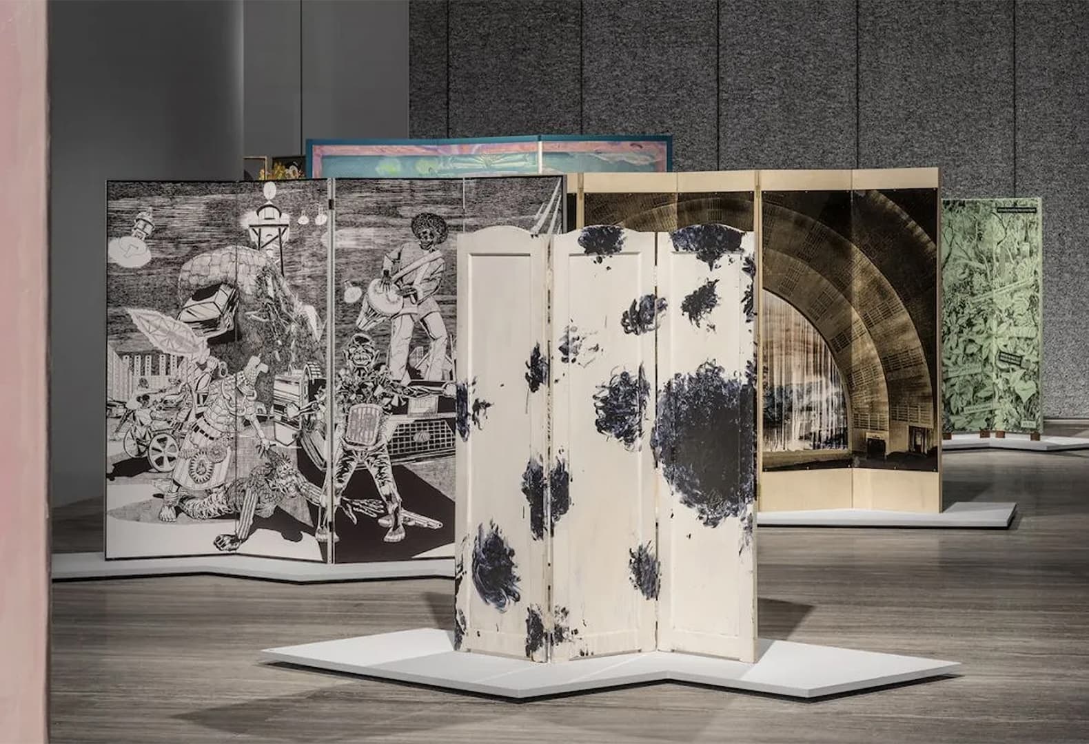 Экспозиция в Фонде Prada. Фото: Delfino Sisto Legnani and Alessandro Saletta – DSL Studio