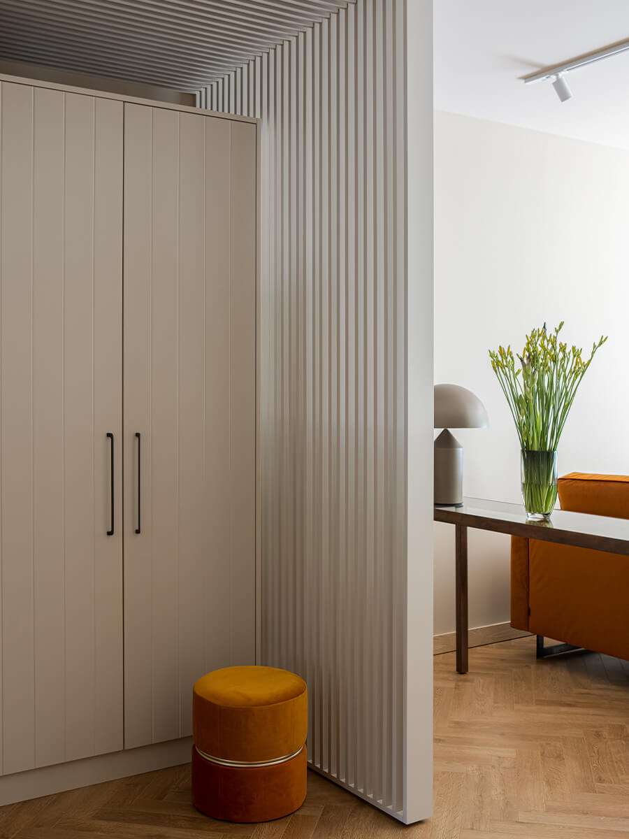 Современное искусство и яркие акценты в интерьере квартиры с террасой — проект Елены Ерашевич