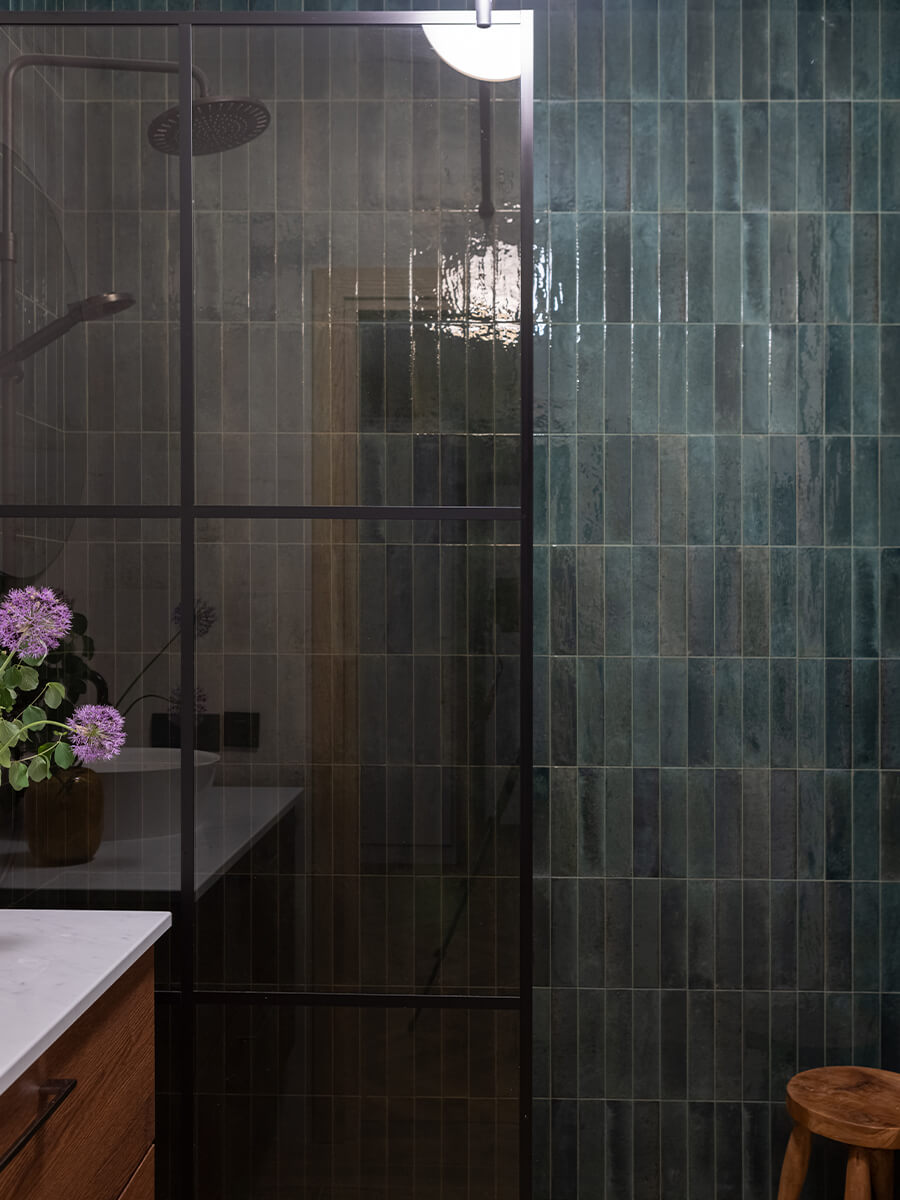 Современное искусство и яркие акценты в интерьере квартиры с террасой — проект Елены Ерашевич