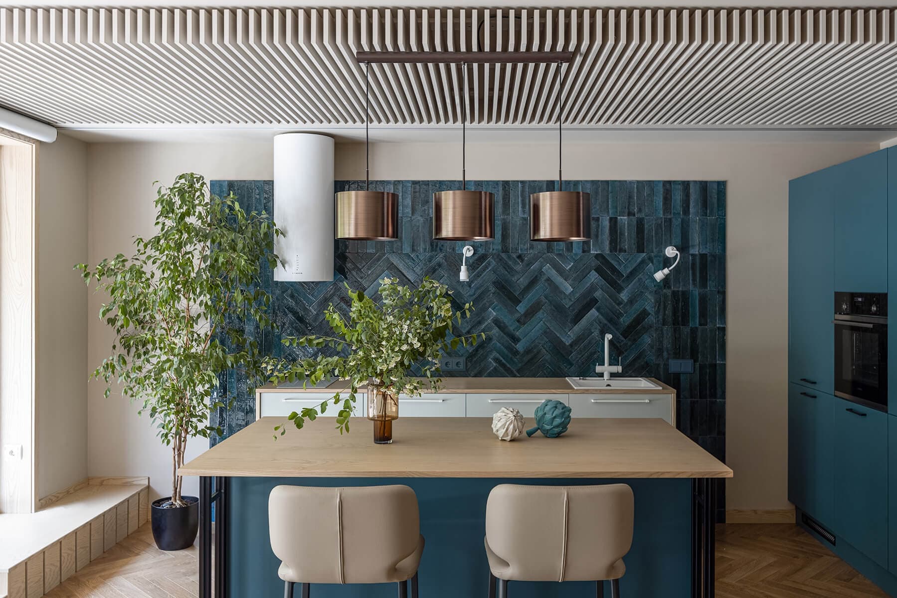 Современное искусство и яркие акценты в интерьере квартиры с террасой — проект Елены Ерашевич