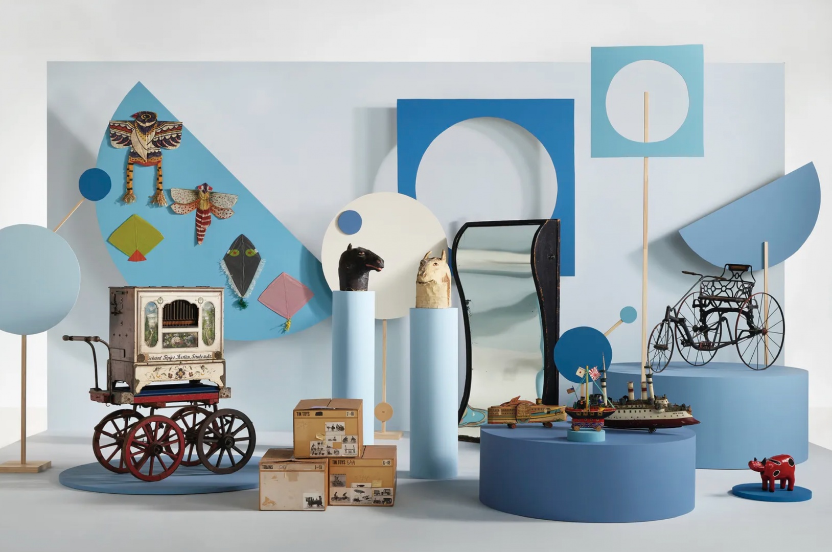 Eames Institute показывает игрушки Чарльза и Рэй Имзов