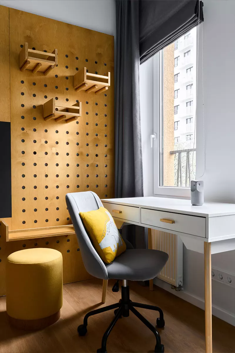 Эффектный интерьер двухуровневой квартиры с атмосферой загородного дома — проект мастерской дизайна Брусника