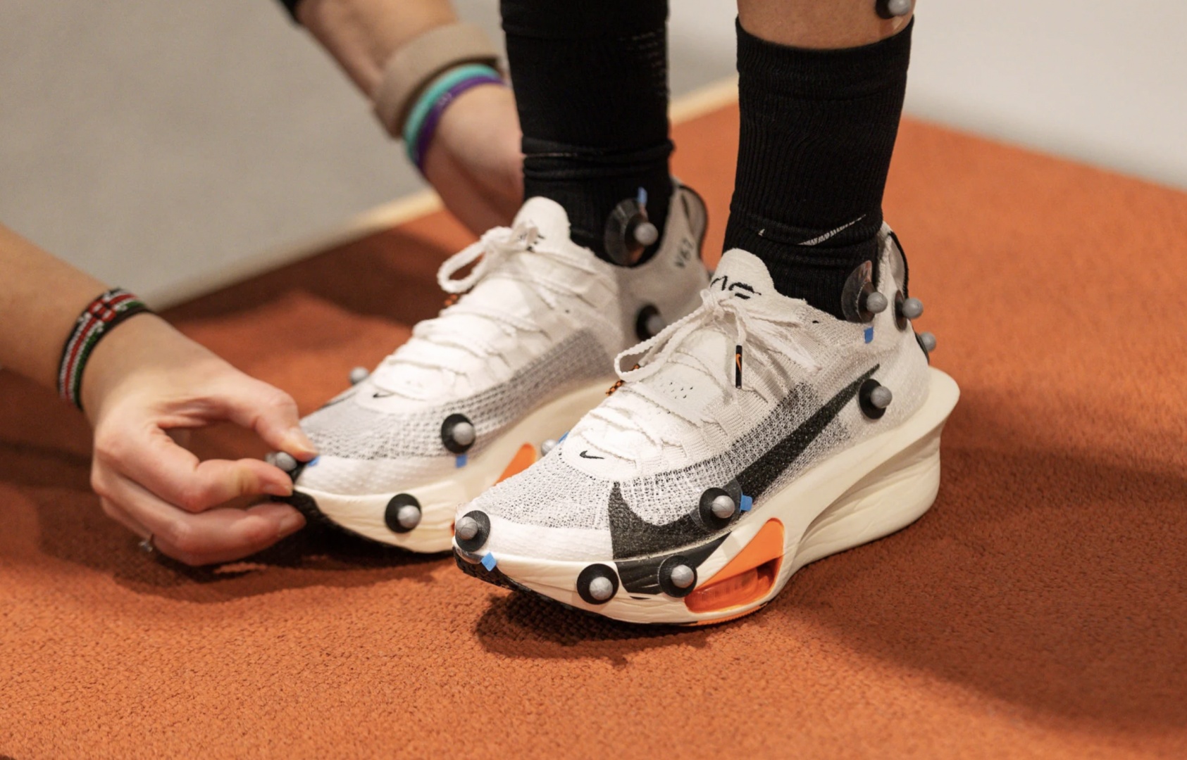Nike выпустил кроссовки, в которых был установлен мировой рекорд