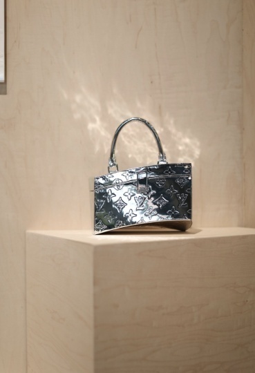 Фрэнк Гери переосмыслил сумки Louis Vuitton