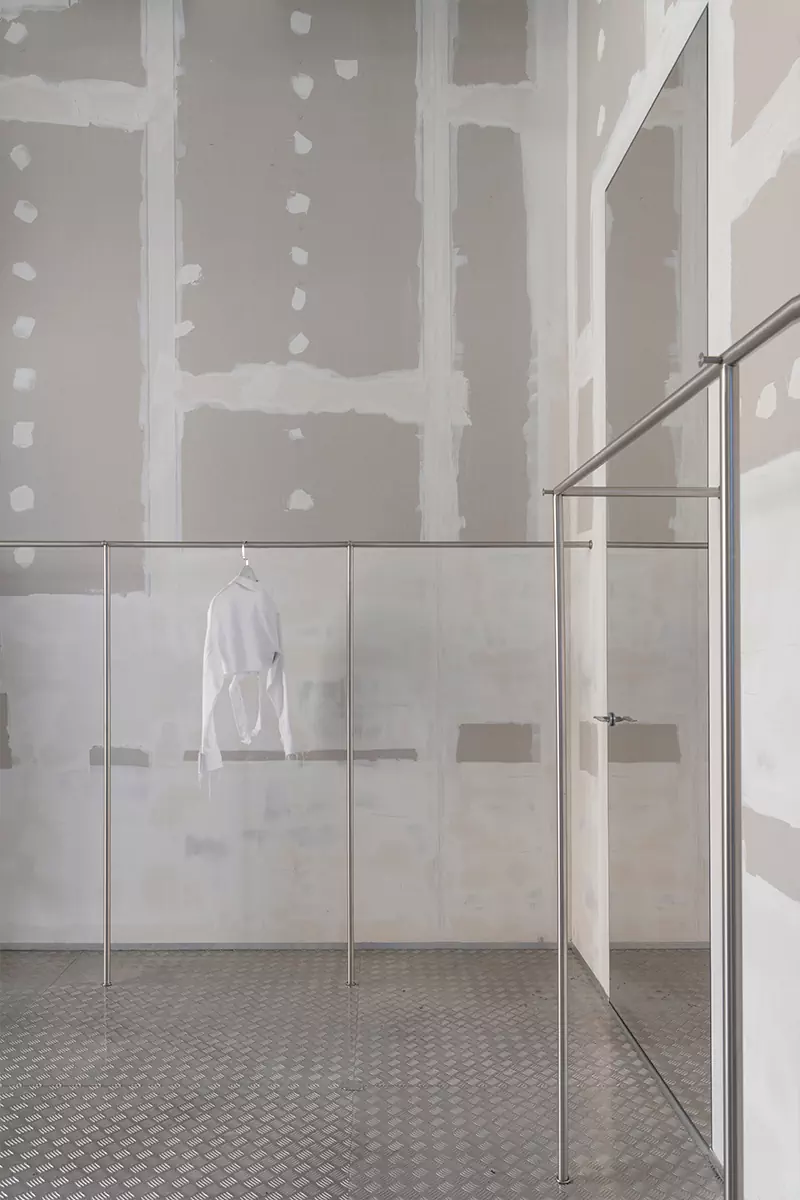 Концептуальный интерьер флагманского магазина в здании газеты «Известия» — проект бюро nao