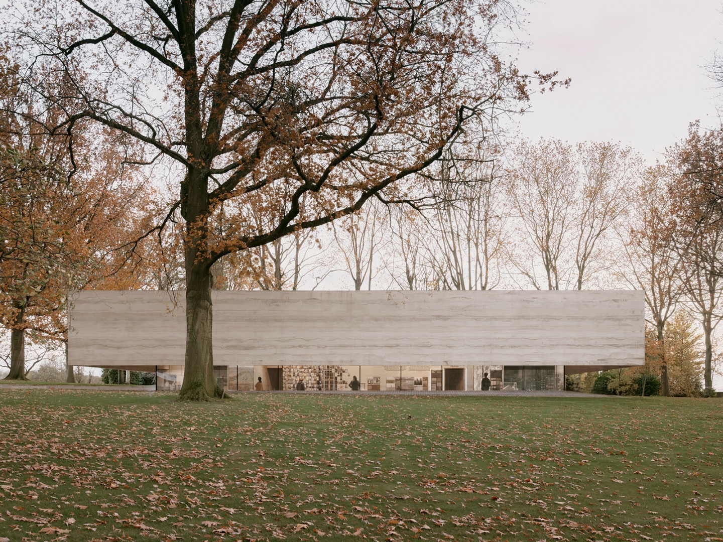 Нидерландские архитекторы построили общественный центр на кладбище