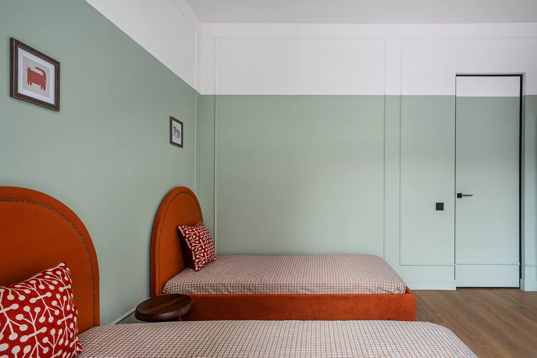 Пастельные тона и мягкие формы в интерьере квартиры для семьи с детьми — проект Анны и Дмитрия Коробко