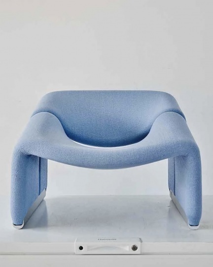 Кресло Groovy Пьера Полена теперь доступно в голубой обивке