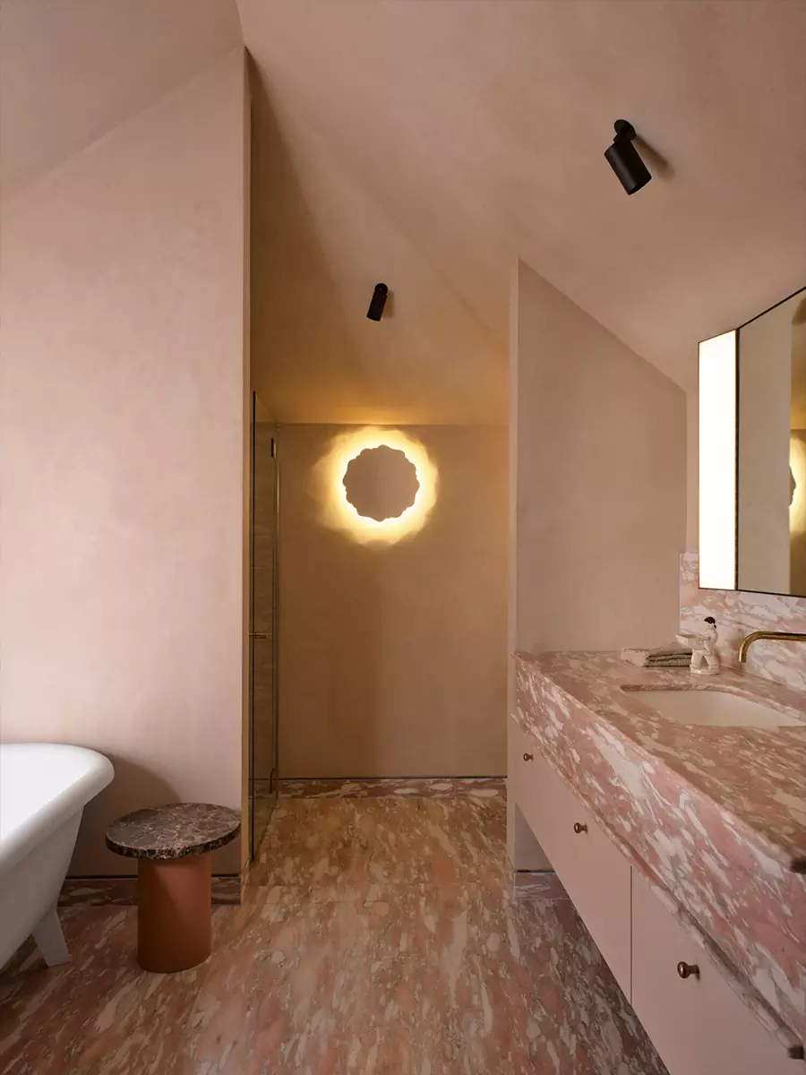 Тысяча и одна деталь в красочном интерьере загородного дома в эдвардианском стиле — проект Flack Studio