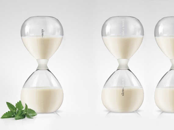 Дизайнеры студии Opus B создали сосуд в виде песочных часов для анти-энергетического напитка 