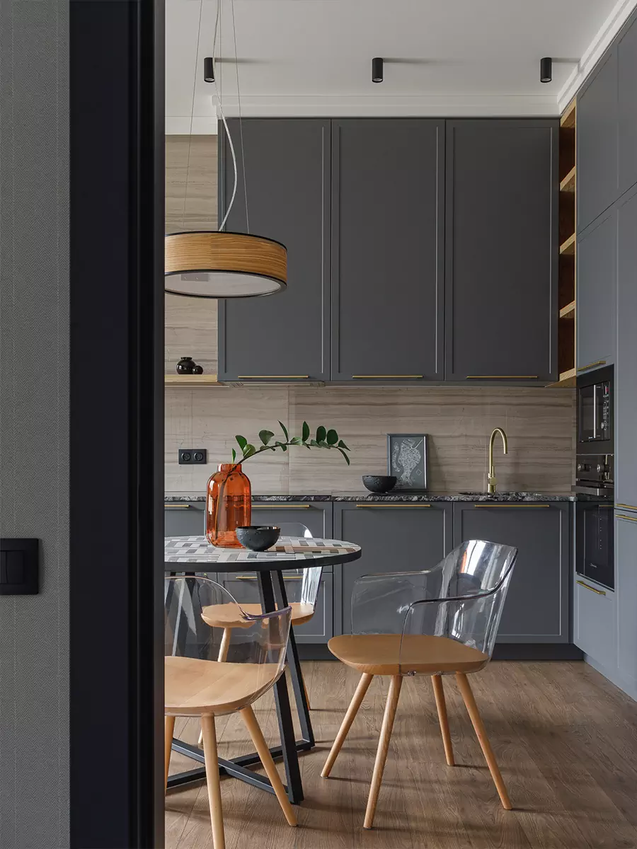 Натуральный камень и детали ручной работы в интерьере квартиры под сдачу в аренду — проект Евгении Николаевой