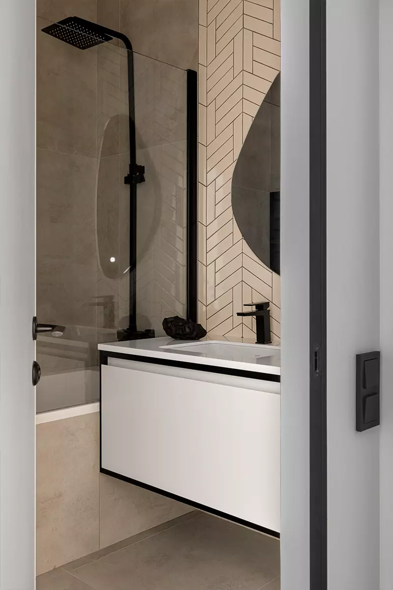 Лаконичные круги и зеленые растения в интерьере квартиры с природными фактурами — проект студии DIB.Interiors