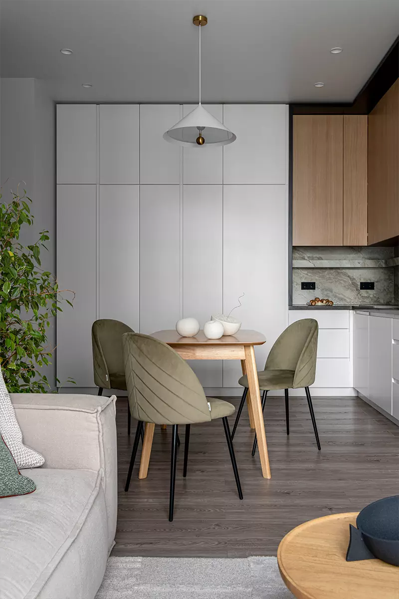 Лаконичные круги и зеленые растения в интерьере квартиры с природными фактурами — проект студии DIB.Interiors