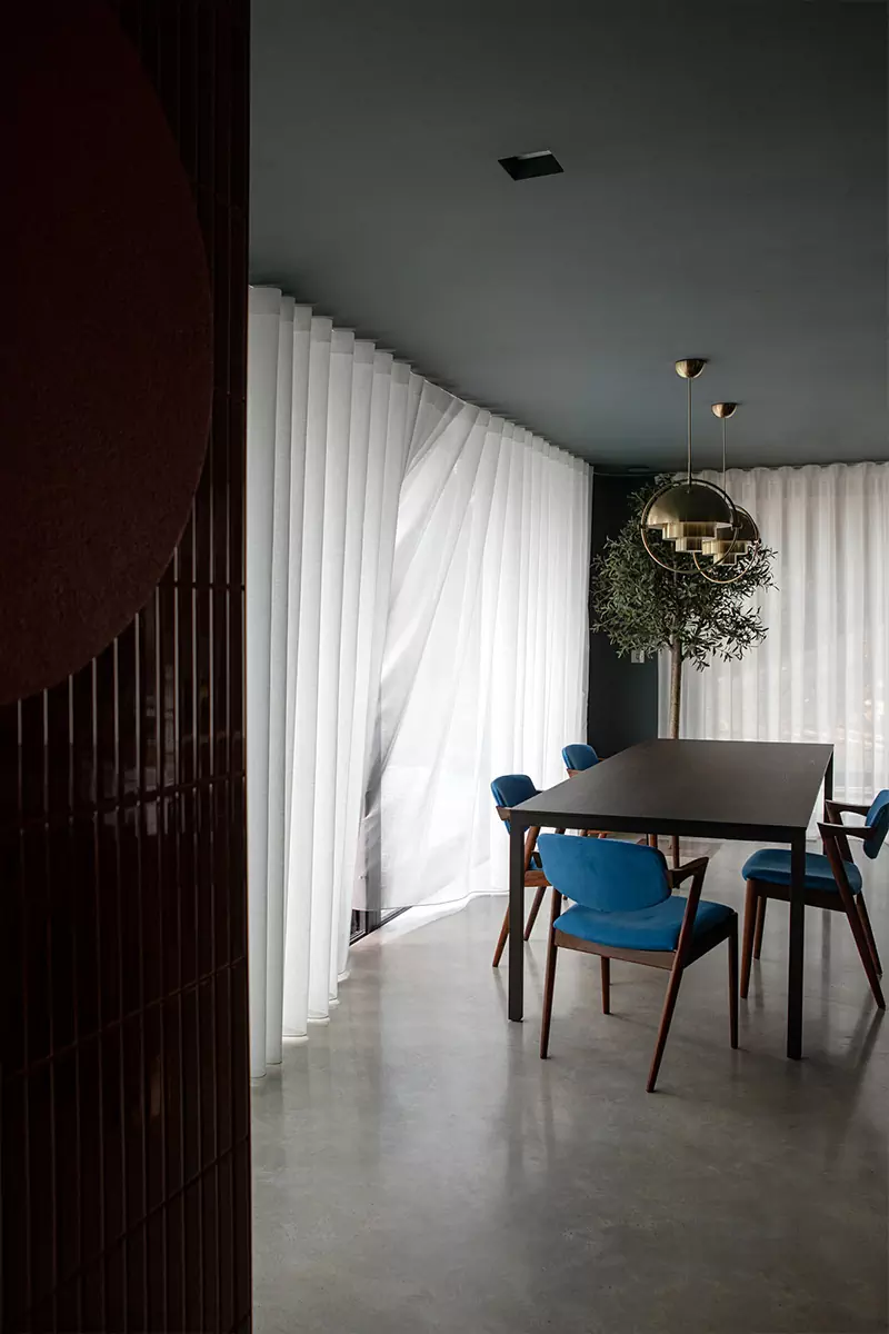 Мрамор, кварцит и красное дерево в интерьере семейного дома в Ирландии — проект Kiosk Architects и Kingston Lafferty Design