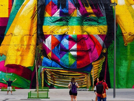 Трехкилометровое граффити в Рио