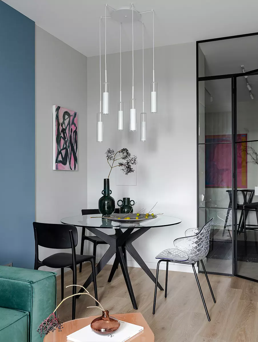 Воздушный и полный света интерьер квартиры с цветовыми акцентами — проект Анастасии Гончаровой