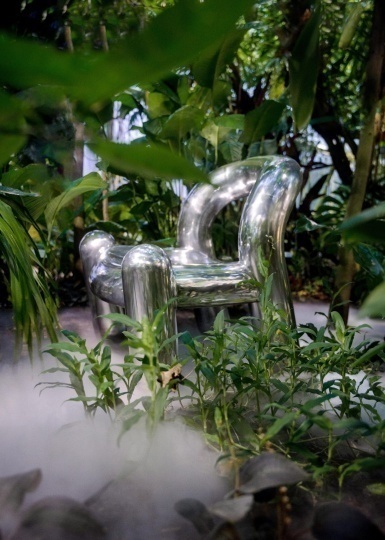 Дуэт из Швеции создал дизайн стула в виртуальной реальности