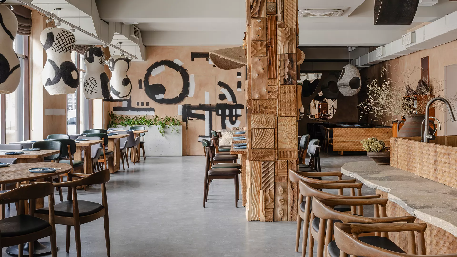 Аутентичный интерьер ресторана и художественной мастерской в сердце Дагестана — проект Дарьи Дурневой