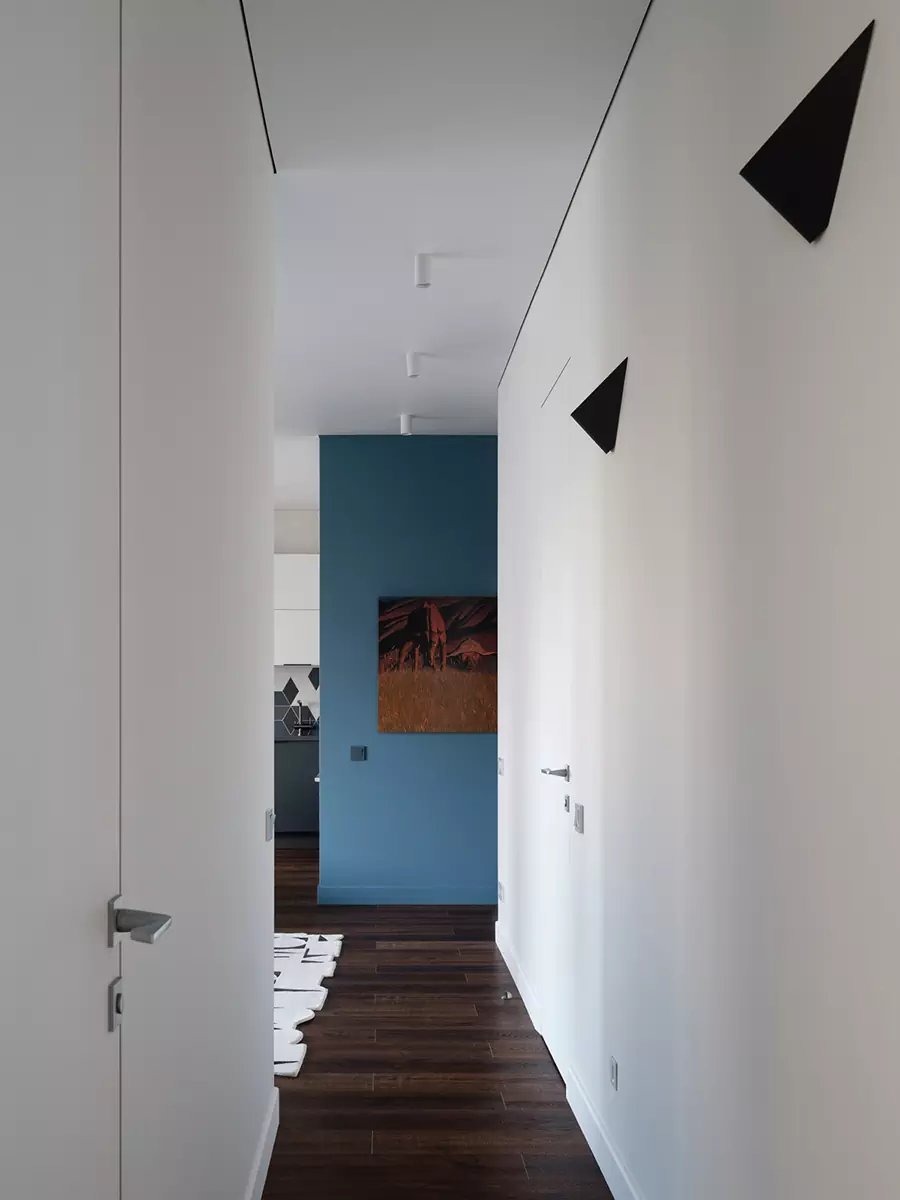 Строгий интерьер семейной квартиры, вдохновленный сюжетами японских гравюр – проект Дарьи Старцевой