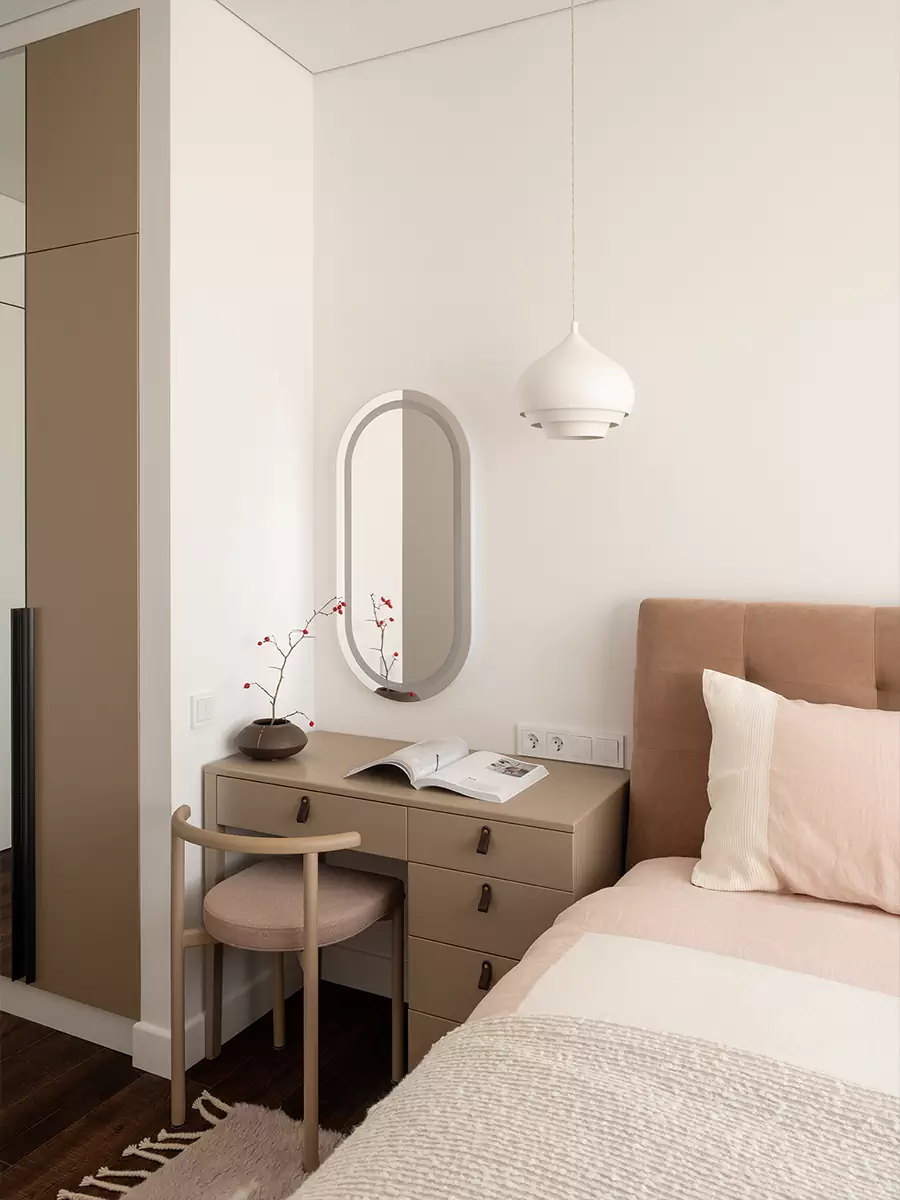 Строгий интерьер семейной квартиры, вдохновленный сюжетами японских гравюр – проект Дарьи Старцевой