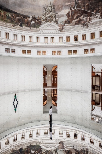 Кимсуджа создала инсталляцию для парижского музея Bourse de Commerce