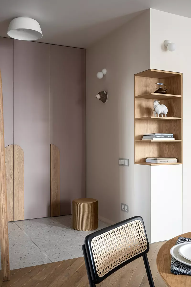 Природные фактуры и небесно-голубые оттенки в интерьере квартиры для молодой семьи — проект Елены Ерашевич