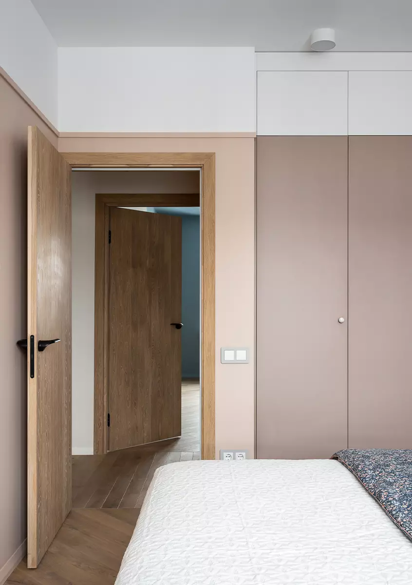 Природные фактуры и небесно-голубые оттенки в интерьере квартиры для молодой семьи — проект Елены Ерашевич