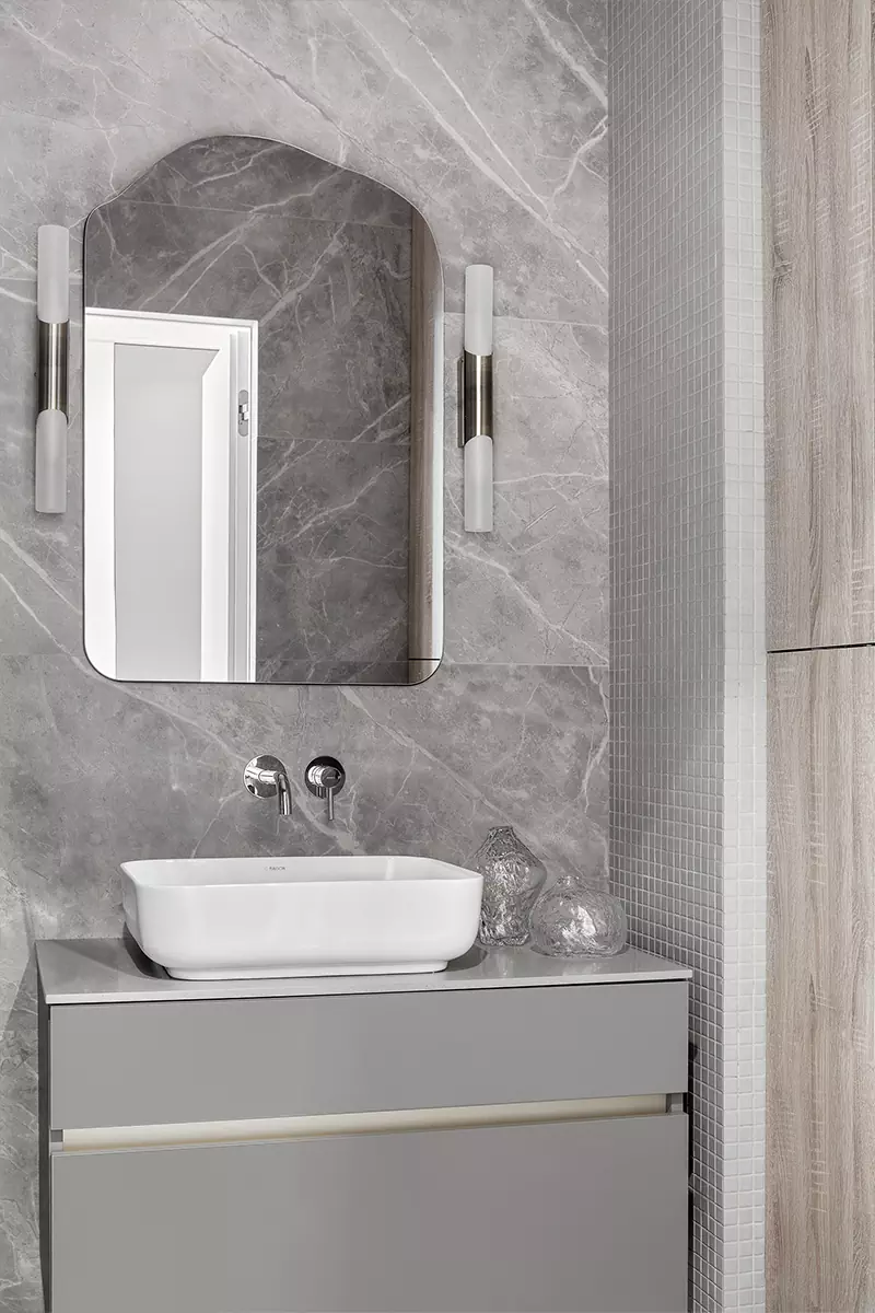 Нарядный интерьер небольшой квартиры для молодой девушки из Перми — проект студии Lebedeva project