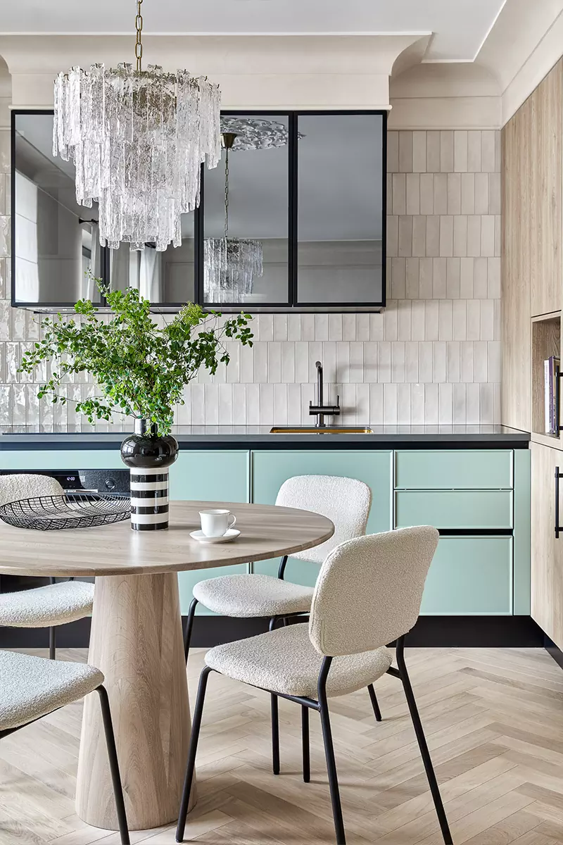 Нарядный интерьер небольшой квартиры для молодой девушки из Перми — проект студии Lebedeva project