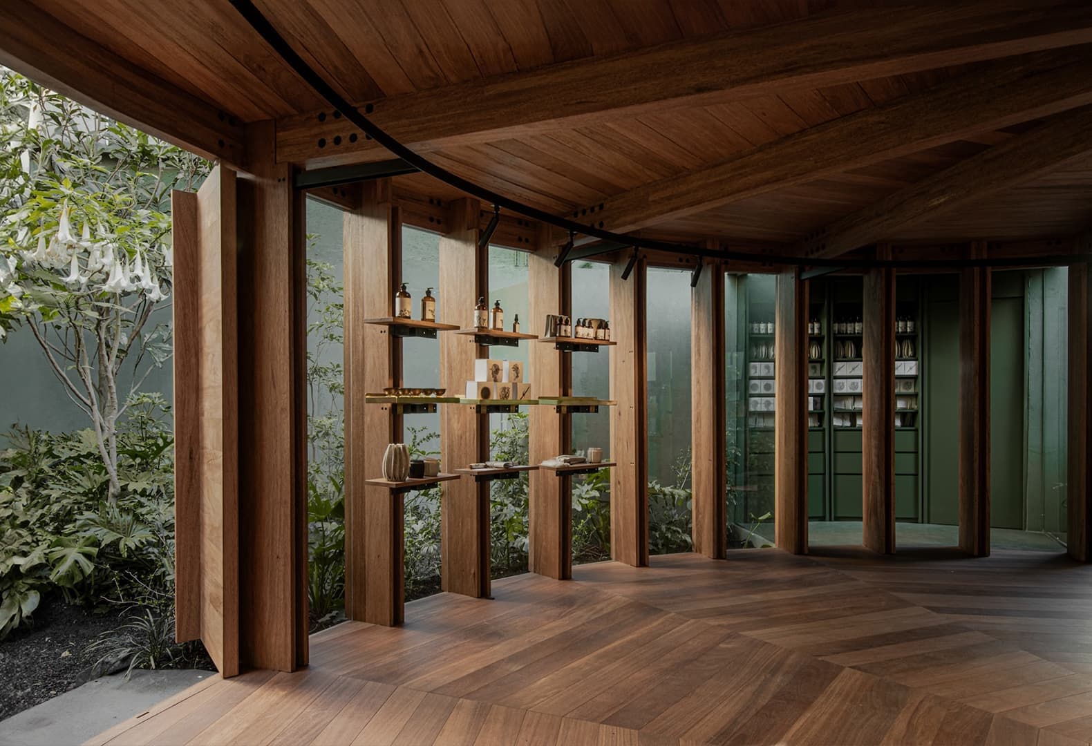 Новое пространство парфюмерного бренда Xinú в Мехико