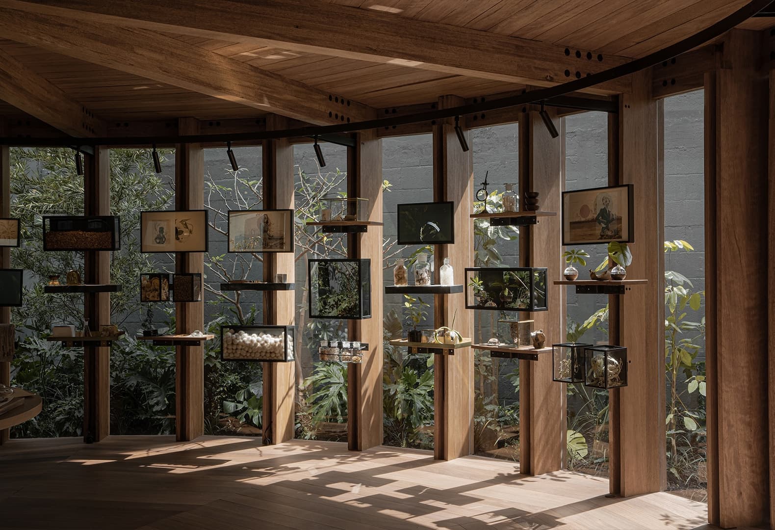 Новое пространство парфюмерного бренда Xinú в Мехико