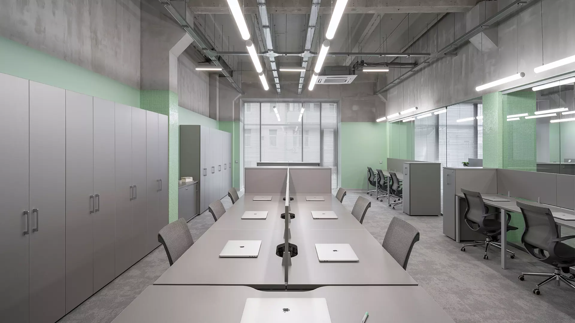Сдержанный интерьер офиса компании по подбору персонала — проект студии PETIT BÜRO