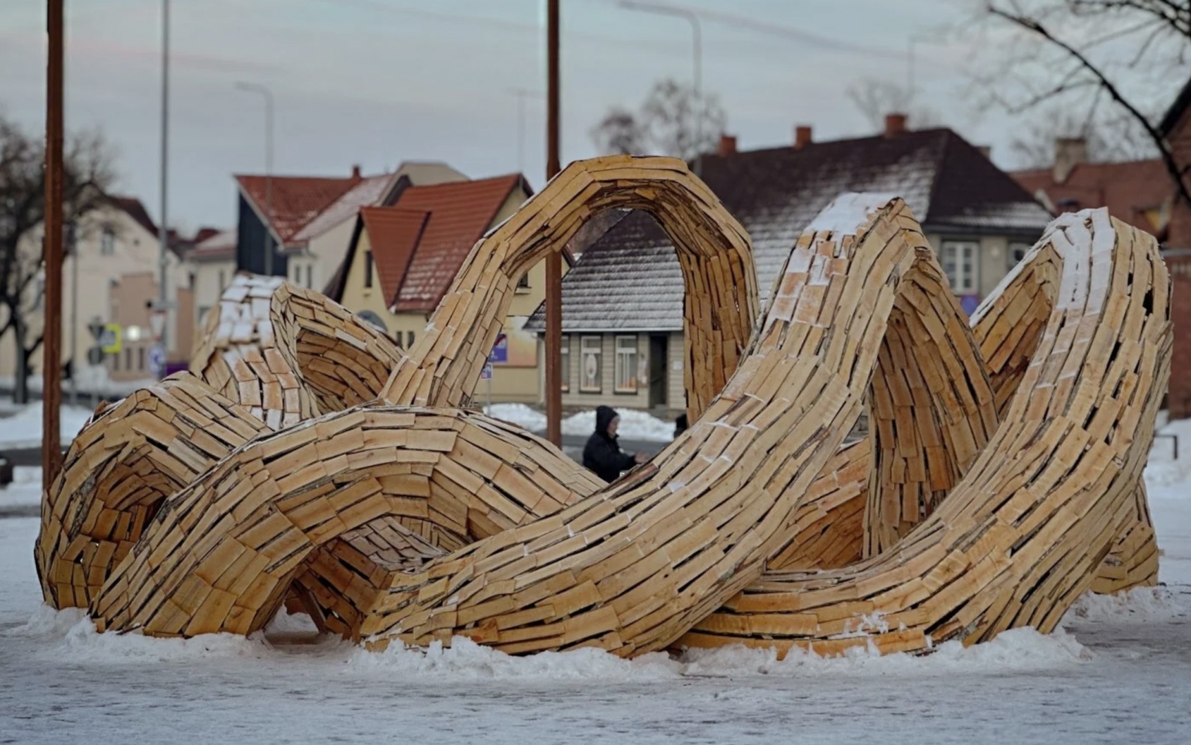 Инсталляция в Тарту приглашает задуматься о цикличности бытия