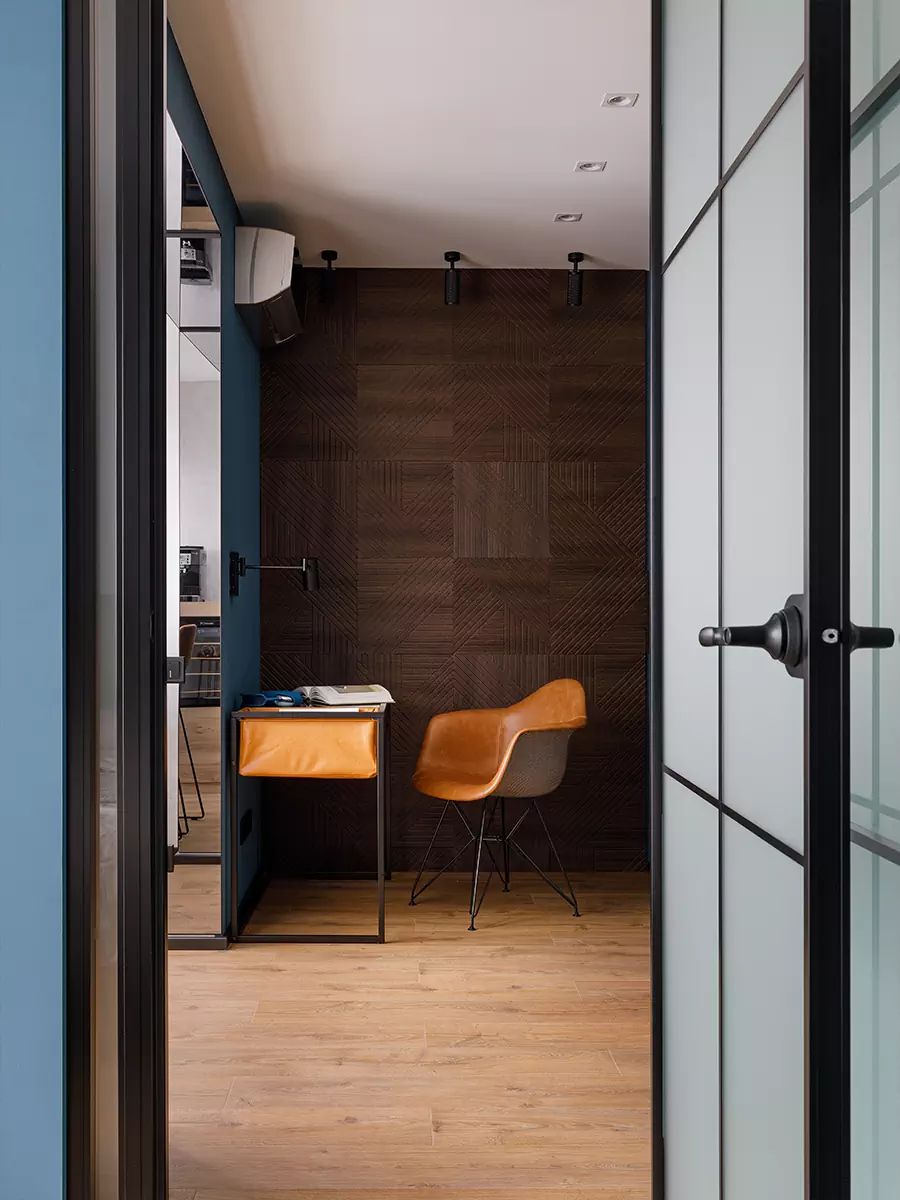 Многофункциональный интерьер городской квартиры в синих тонах — проект ARH Studio