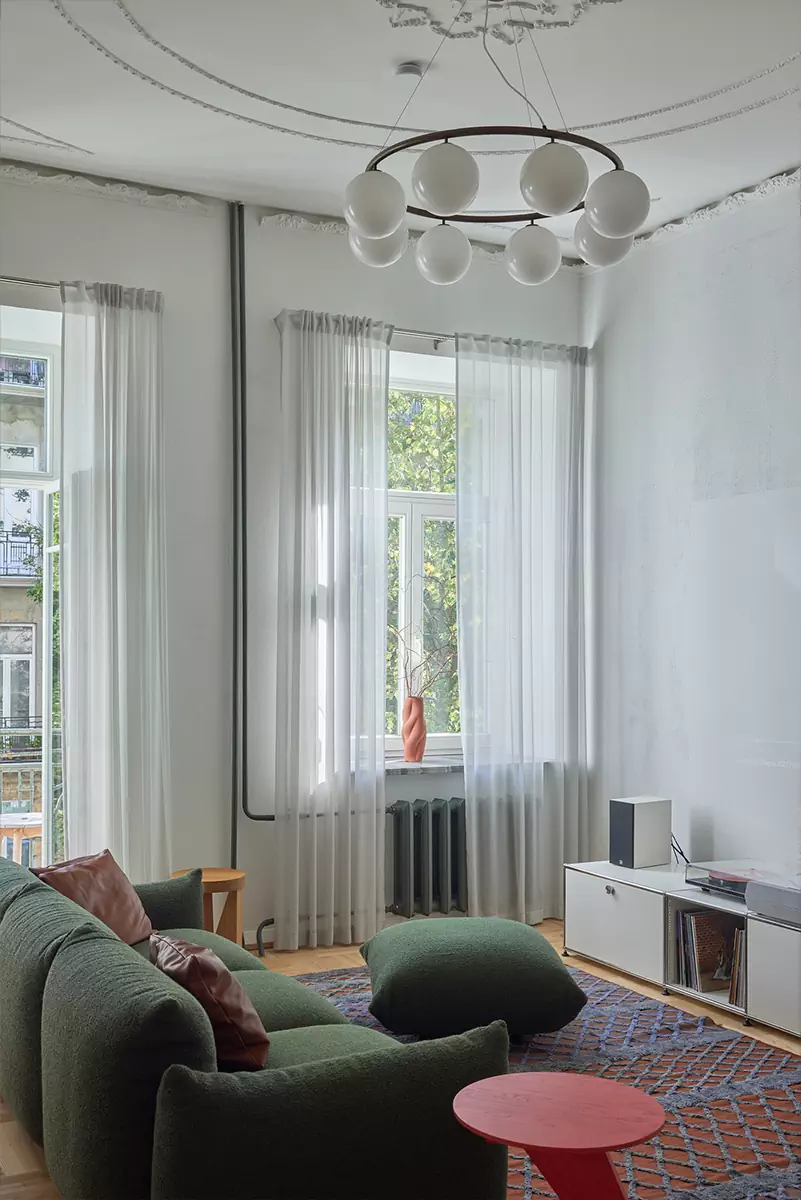 Исторические отсылки и искусство в интерьере литовской квартиры — проект студии Plazma Architecture