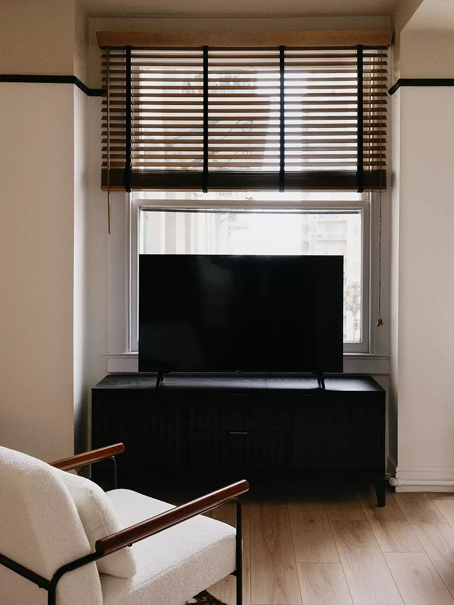 Теплый интерьер небольшой студии в солнечной Калифорнии — проект bravo.bureau