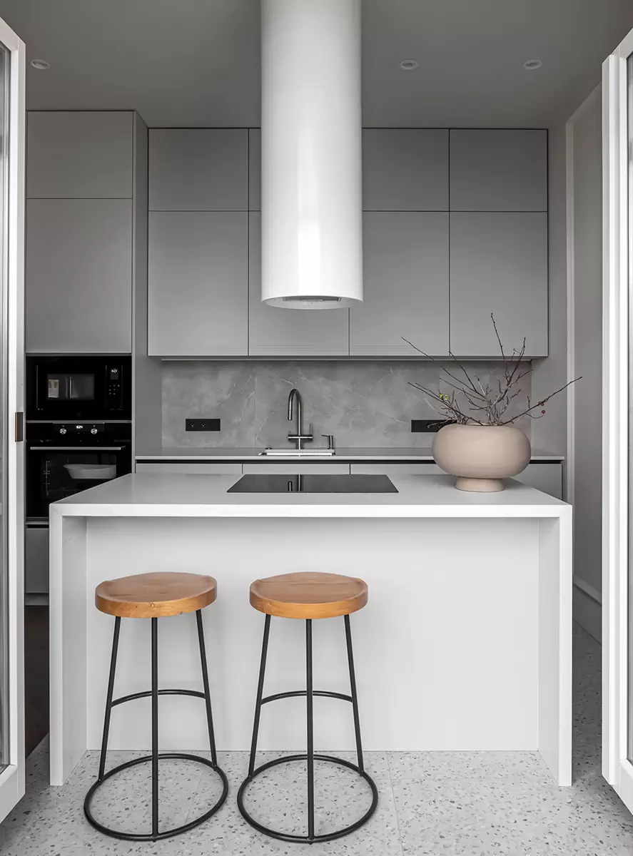 Черно-белые контрасты в интерьере квартиры на Кутузовском проспекте — проект студии ARDdesign