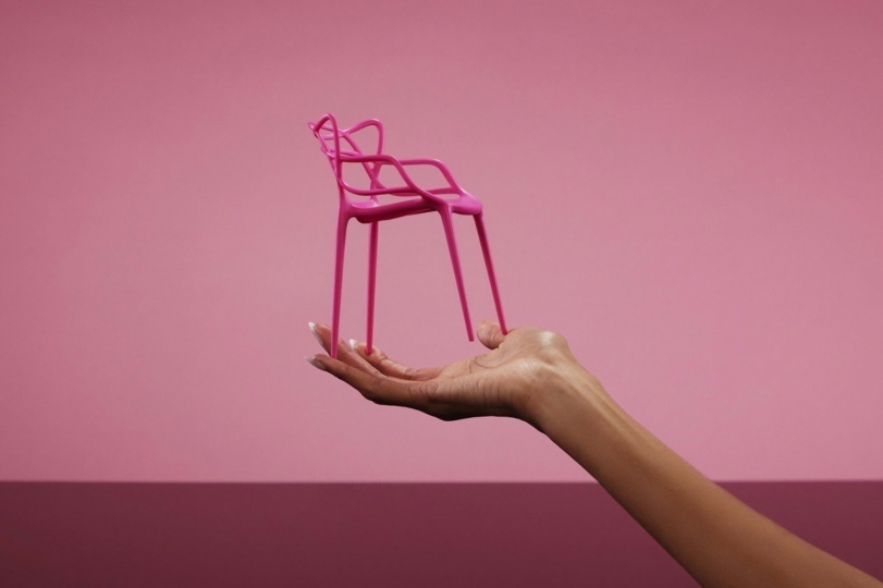 Kartell в стиле Барби: коллаборация мебельного бренда и компании Mattel