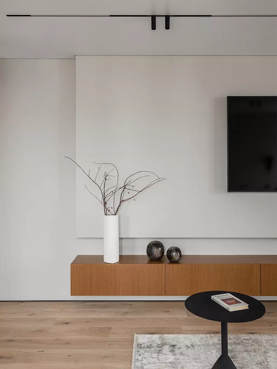 Оттенки осеннего леса в интерьере квартиры для семейной пары из Уфы — проект Алины Ганиевой