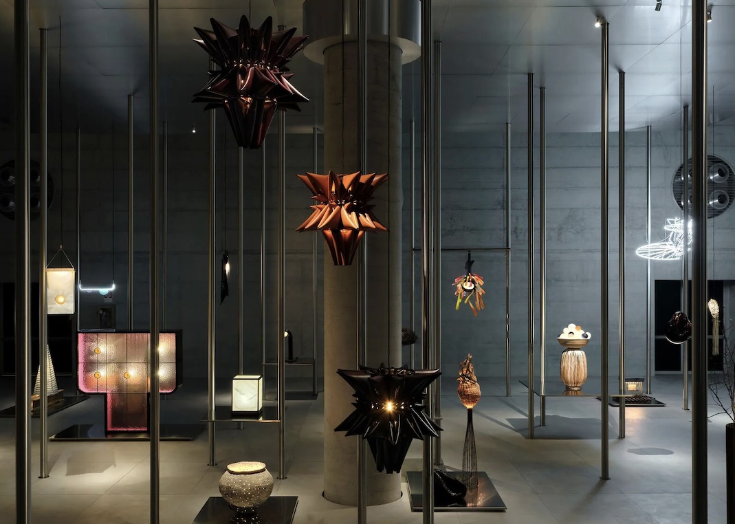 LOEWE показывает коллекцию ламп в Palazzo Citterio