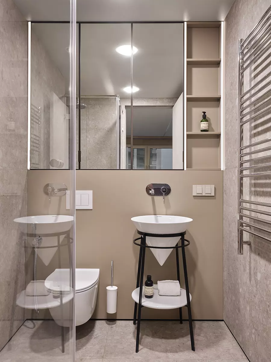 Komplexní odstíny a promyšlené světelné scénáře v interiéru bytu pro velkou rodinu - projekt Vitalyho Myasnikova
