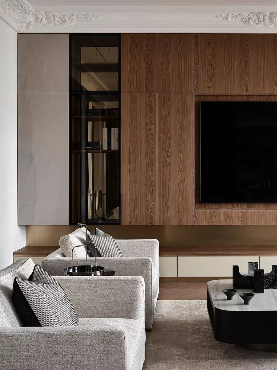 Парадная гостиная и классические молдинги в интерьере просторной квартиры — проект Инны Майерс